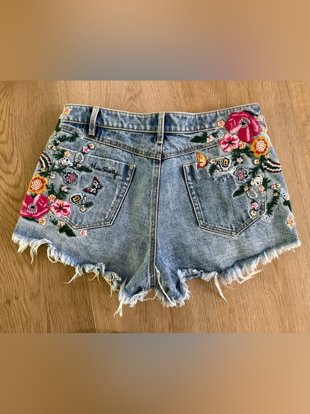 Miss Sixty Selina Floral Embroidered Cutoff Denim Shorts Size 29 Blue